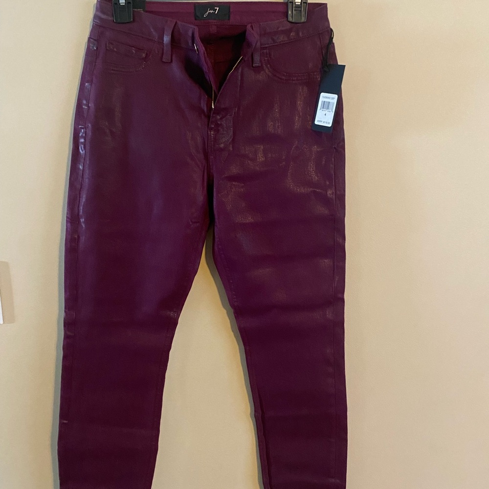 NWT 7 for All Man Kind, Jen 7 skinny ankle jeans in the color Ruby, size 27.